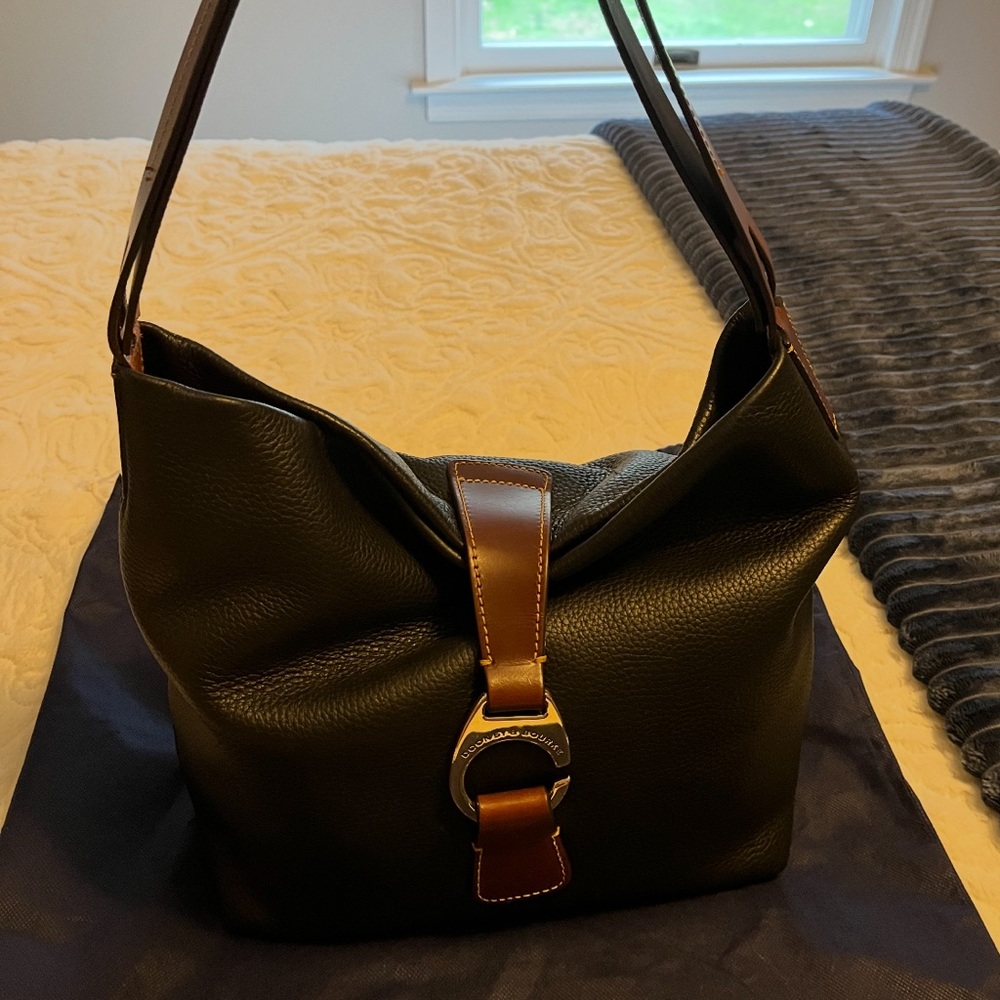 🖤 Dooney & Bourke Shoulder Bag
